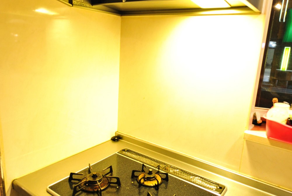 3 gas cookers available.