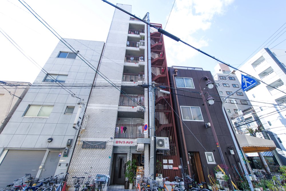 7 story building with 12 rooms